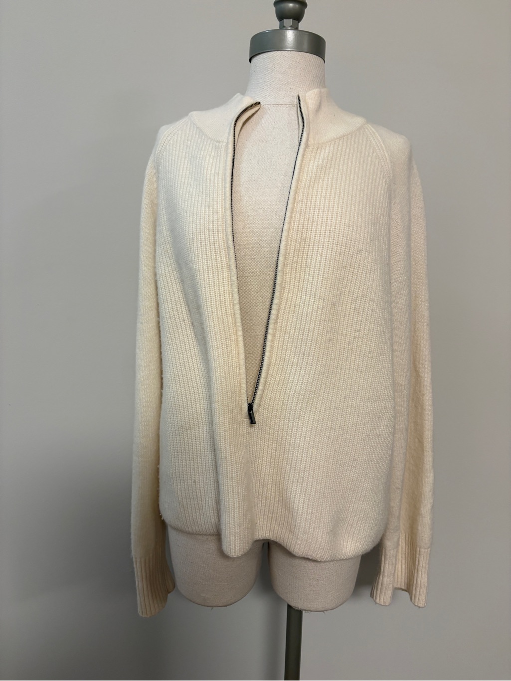 Elie Tahari Cream Zip-Front Ribbed Turtleneck Sweater